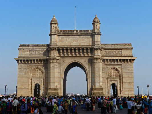 Gateway of India, Mumbai — photo: Jawahar Soneji, CC BY-SA 4.0, via Wikimedia Commons