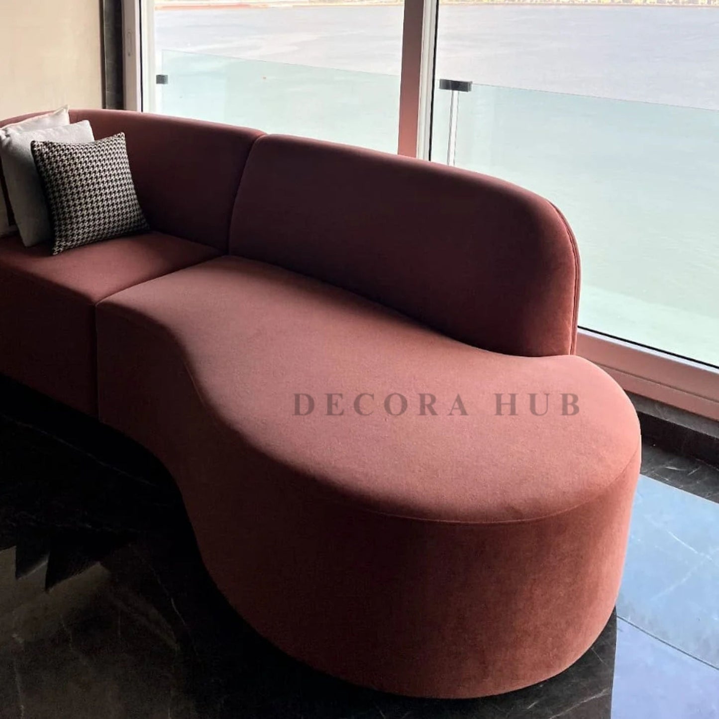 Luxury Curved Sofa With Pink Velvet Upholstry