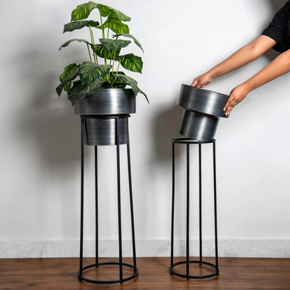 Blume Indoor Metal Planters, Set of 2