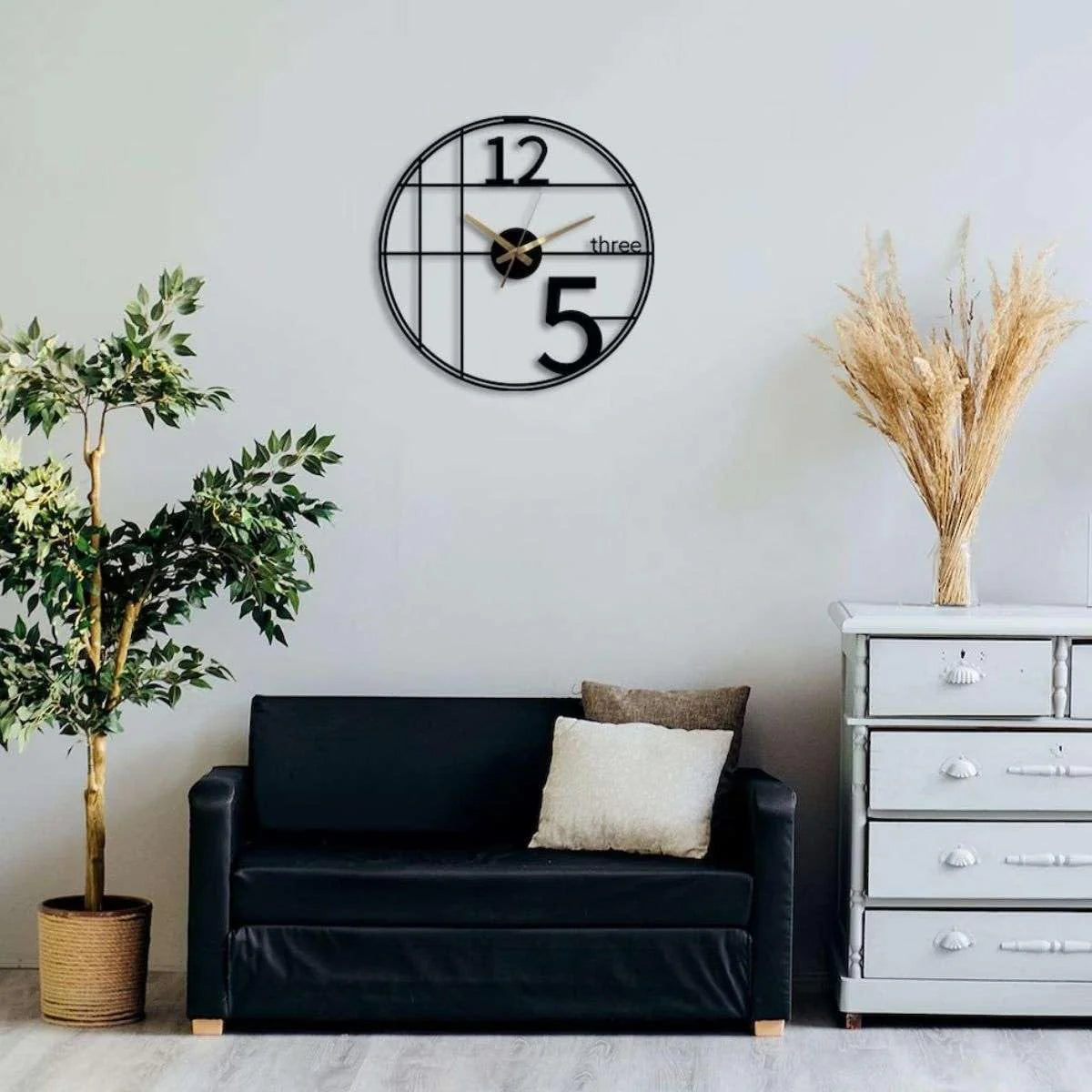 Charismatic Black Metal Wall Clock